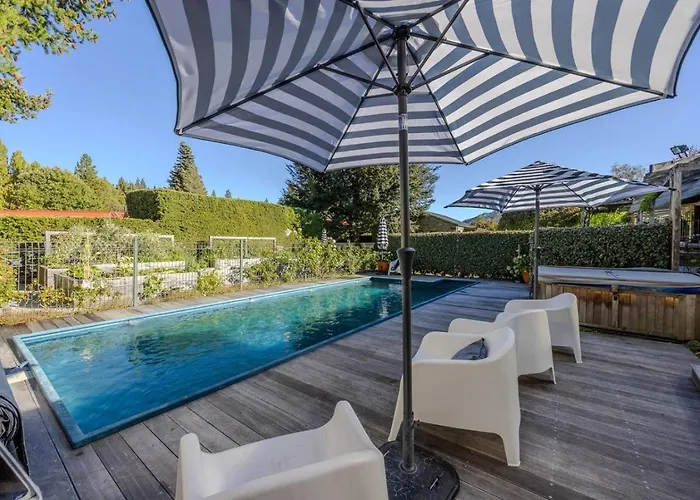 Ferienhaus Lakeside Serenity At Eely Point With Pool *