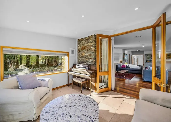 Lakeside Serenity At Eely Point With Pool Ferienhaus *