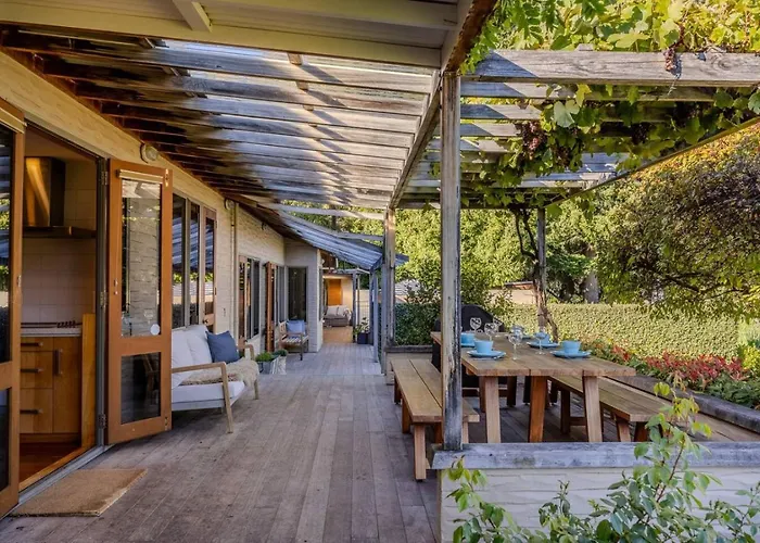 Ferienhaus Lakeside Serenity At Eely Point With Pool