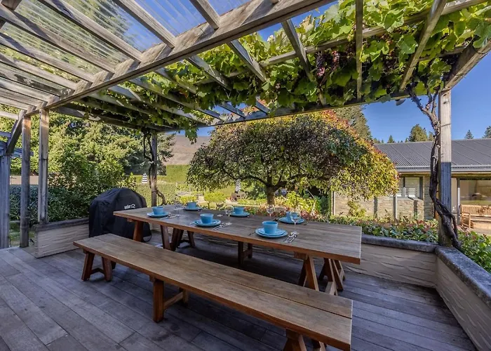 Lakeside Serenity At Eely Point With Pool * Wanaka