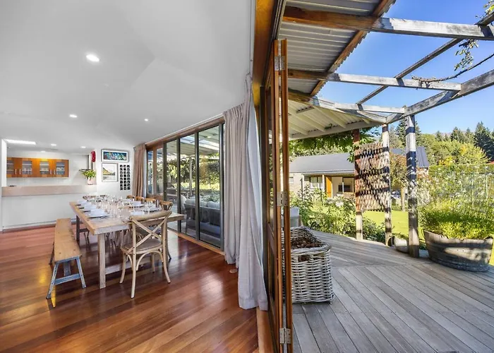 Lakeside Serenity At Eely Point With Pool Wanaka