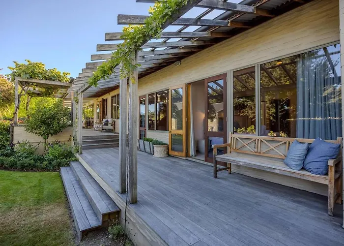 Ferienhaus Lakeside Serenity At Eely Point With Pool