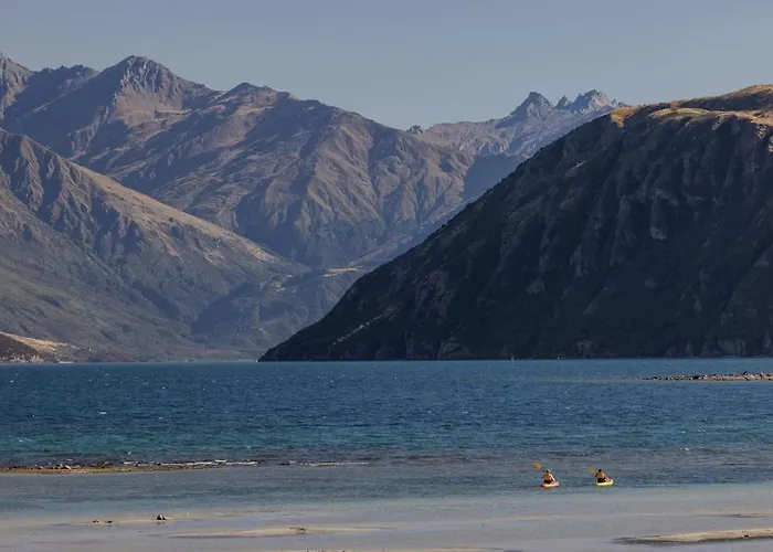 Lakeside Serenity At Eely Point With Pool Ferienhaus Wanaka